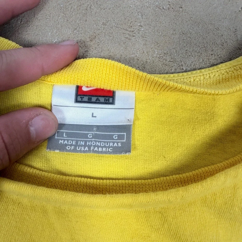NIKE Michigan Wolverines‎ NCAA Yellow T Shirt Men's Size L Short Sleeve Tee